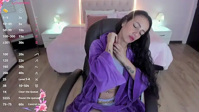 Chat +18 de Mariam_Lopez__ ao vivo