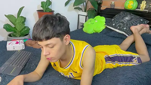 Andy_Belier23 Adlı Modelin Canlı XXX Sohbeti