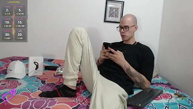 Vlad__night live XXX chat