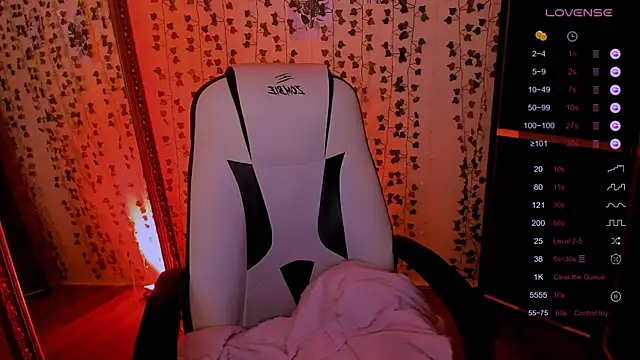 AnyaTaylor_ Chat XXX in diretta