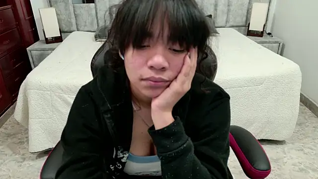 laureentt_ Adlı Modelin Canlı XXX Sohbeti