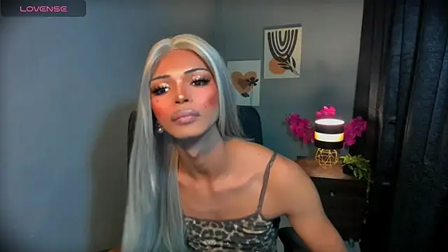 xEllaineCumsLotx 网络视讯表演