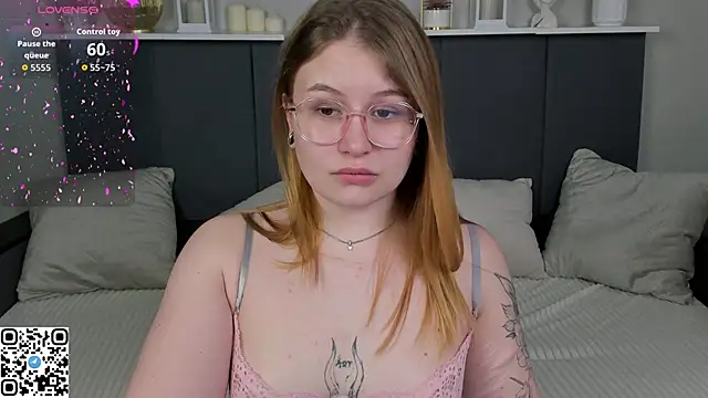 MilanaXHoney 即時 XXX 聊天