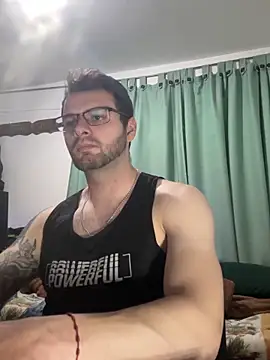 Baphomet212341 élő XXX-chatje