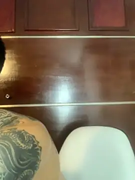 Chat +18 de PapiLucca ao vivo