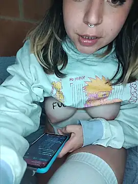 Petite_CherryX Webcamshow