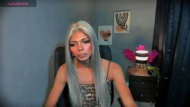 xEllaineCumsLotx Show Webcam