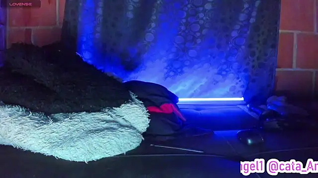 Онлайн чат XXX Cata-angel