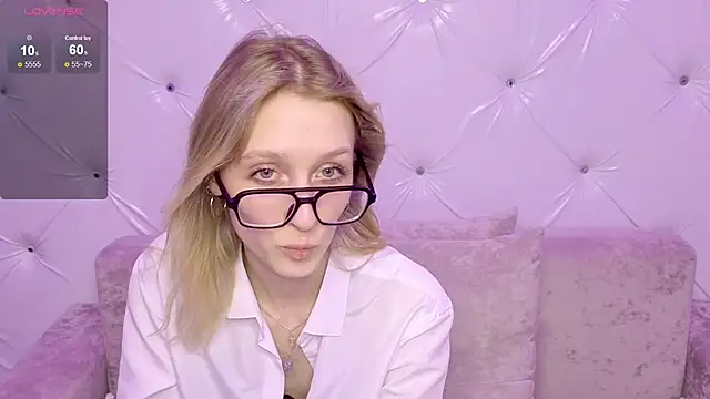 XXX chat uživo modela Akiro_Kim7