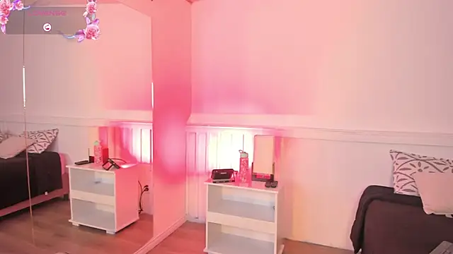 maya1_'s Live XXX Chat