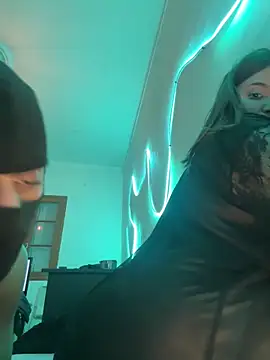 Hot_farass: διαδικτυακό σόου στην κάμερα