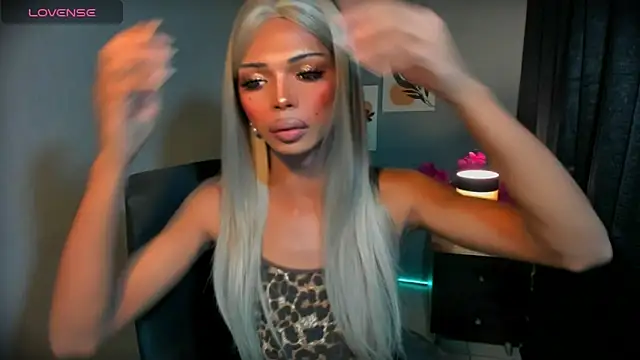 xEllaineCumsLotx Adlı Modelin Web Kamerası Şovu