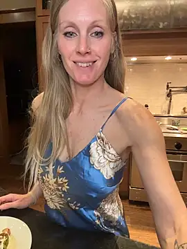 ItsDanniG Live XXX-Chat