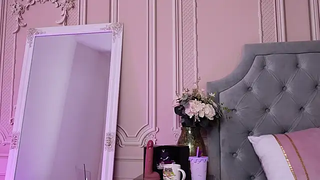 LucyAddison Adlı Modelin Canlı XXX Sohbeti