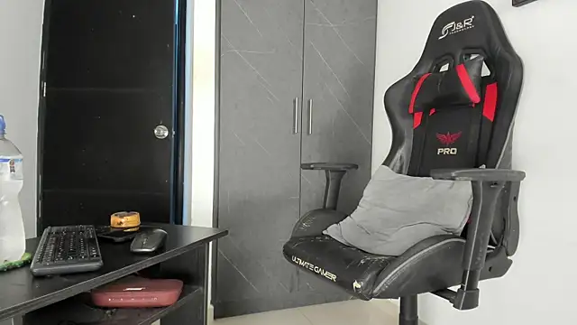 Chat +18 de sergiio_mesa27 ao vivo