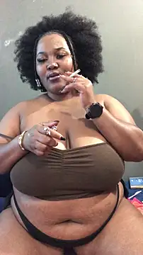 SultryBustyのライブXXXチャット