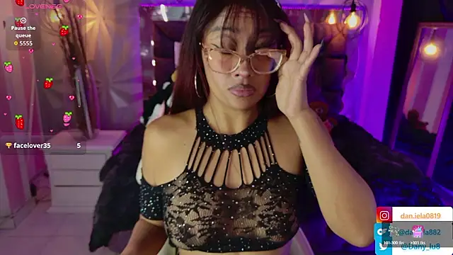 leyla_collinss 即時 XXX 聊天