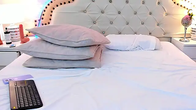 CintiaHolms Live XXX Chat