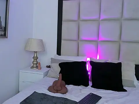 SussyFox Adlı Modelin Canlı XXX Sohbeti