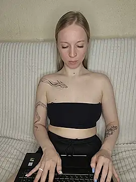 TeaseMeLily's Live XXX Chat