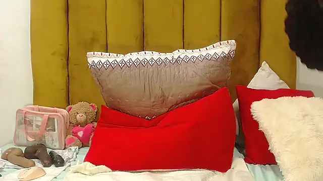 RoundaAssx22: онлайн-секс-чат