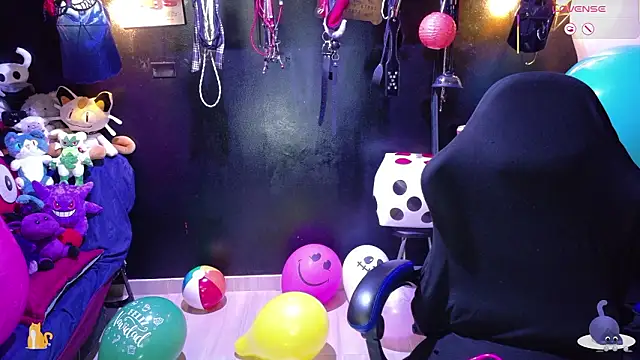 Pokazy przed kamerką – kureiji_hentaii