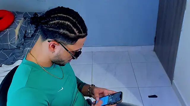 Kris_Khalifa69: απευθείας συνομιλία ΧΧΧ