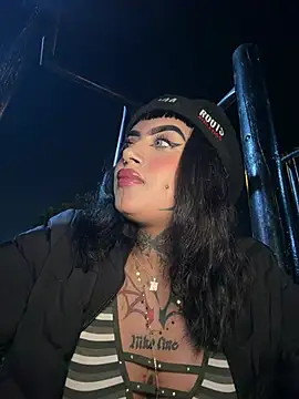 LauriInk1 Live XXX-chat