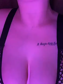 XXX chat uživo modela KellyMoors