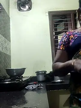 yamini1431 Webcam Show