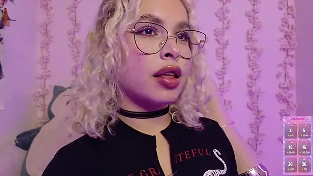 Haelycute Chat XXX live