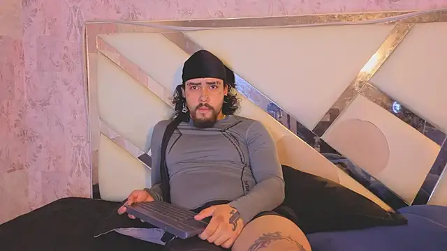 Benny_and_Mark Chat XXX in diretta