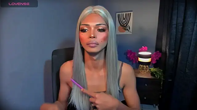 xEllaineCumsLotx 网络视讯表演