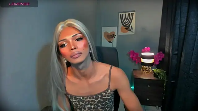 xEllaineCumsLotx 在線直播表演