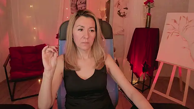 DonnaSmitth Adlı Modelin Canlı XXX Sohbeti