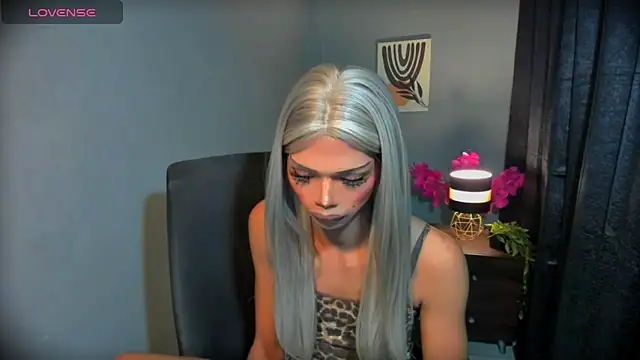 xEllaineCumsLotx 网络视讯表演