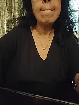 แชท XXX สดของ NakedMILFx