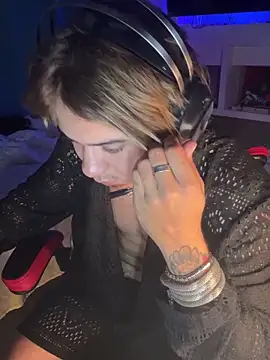 AngelLatinBoy Webcamshow