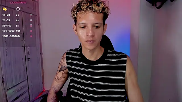 tylernovaのライブXXXチャット