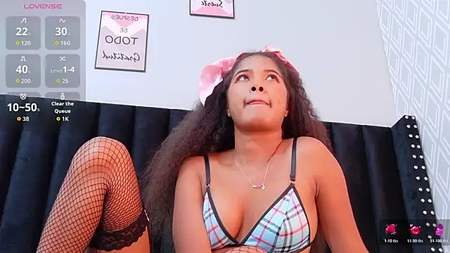 แชท XXX สดของ shyblacksweetiee