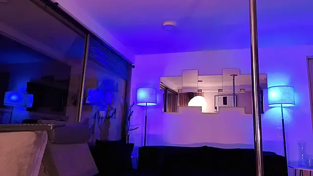 mandi4pole_n Live XXX chat