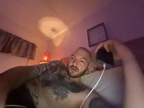 nATTy_gOD_official01: διαδικτυακό σόου στην κάμερα