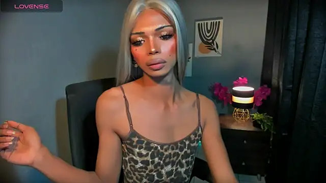 xEllaineCumsLotx Adlı Modelin Web Kamerası Şovu