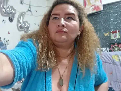 Perla1981--'s Live XXX Chat