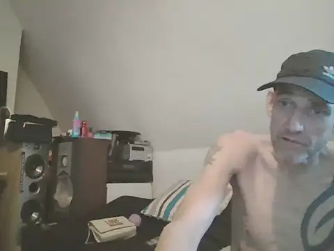 DOUBLETROUBLE7773 webcam show