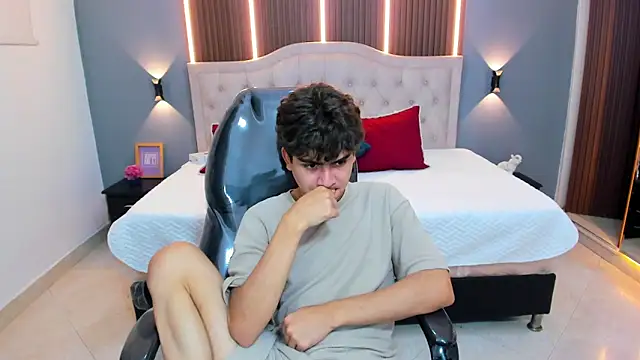 แชท XXX สดของ Tommy18__