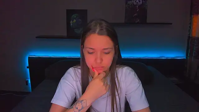 AlexaBarkley Adlı Modelin Canlı XXX Sohbeti