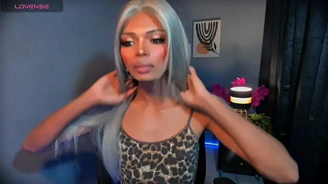 xEllaineCumsLotx 在線直播表演