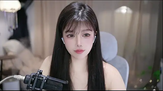 CecilyのライブXXXチャット