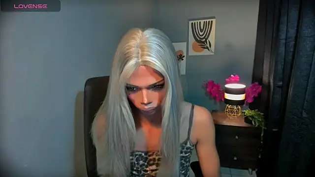 xEllaineCumsLotx Webcam Show